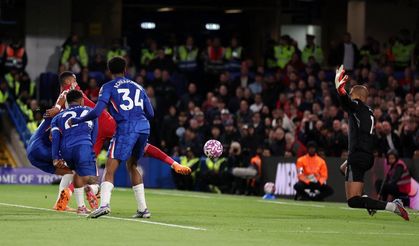 Chelsea son dakikada Liverpool'u devirdi!