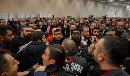 Gençlerbirliği'nin Olağanüstü Genel Kurulunda Gerginlik! Mehmet Kaya Çekildi, Arda Çakmak Başkan Seçildi