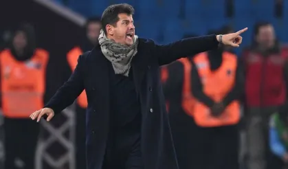 Kasımpaşa Teknik Direktörü Emre Belözoğlu’ndan Hakem Tepkisi