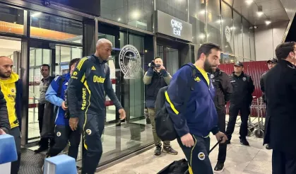 Fenerbahçe Kafilesi Trabzon’da: Süper Lig Mücadelesi Öncesi Hazırlıklar Tamam