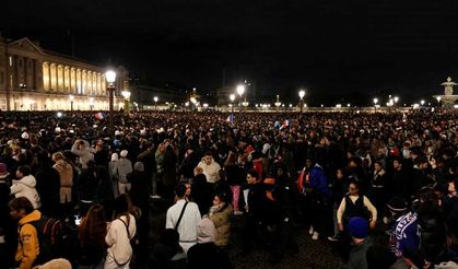 Fransızlar ülkelerine döndü: 50 bin kişilik karşılama