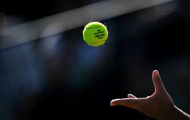 Tenisin 2 Bilinmeyeni: Wimbledon Havluları ve Bağırsak Raketleri