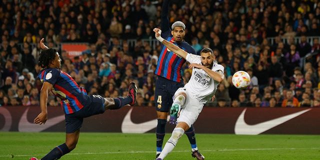 Real Madrid, Barcelona'yı bozguna uğrattı! Benzema, El Clasico'ya damga vurdu