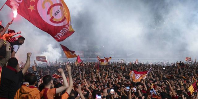 Ünlü isimlerden Galatasaray paylaşımları