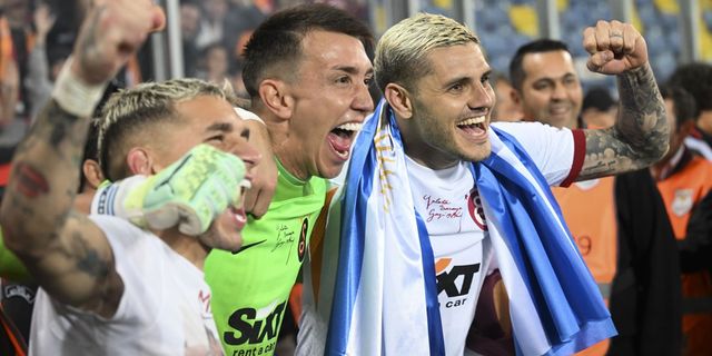 Galatasaraylı futbolcuların şampiyonluk sevinci
