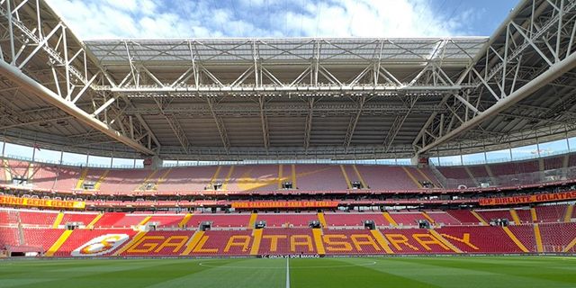 Galatasaray-Fenerbahçe derbisi için 300 bine yakın bilet talebi!