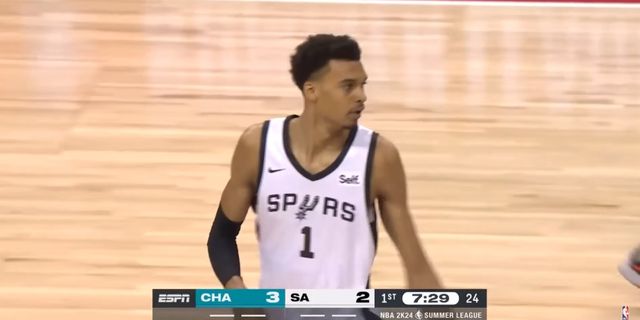 Wembanyama NBA'de ilk maçına çıktı:  Draftın 1 ve 2 numarası karşılaştı!