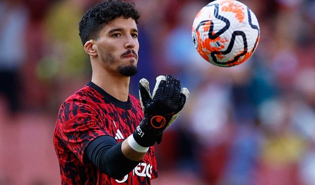 Manchester United'ın Altay Bayındır paylaşımına yorum yağdı