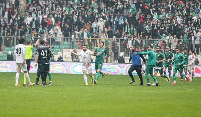 Bursaspor-Amed Sportif Faaliyetler maçındaki olaylarla ilgili sanıklara dava açıldı!