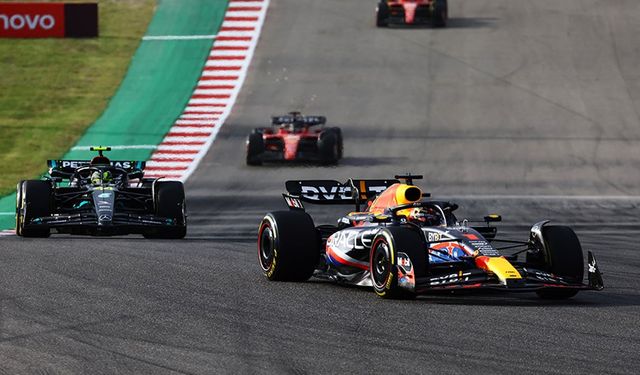 F1 ABD Grand Prix'sinin sprint yarışında kazanan Verstappen