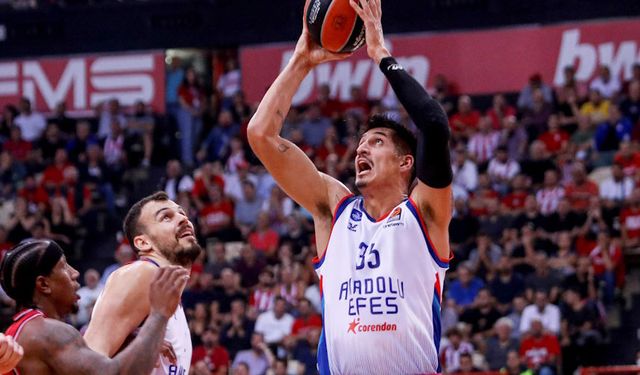 Anadolu Efes’ten Derek Willis açıklaması: 6-8 hafta sahalardan uzak kalacak