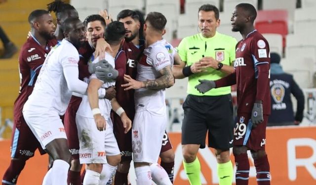 Sivasspor maç sonunda hakeme tepki gösterdi: Adil olun