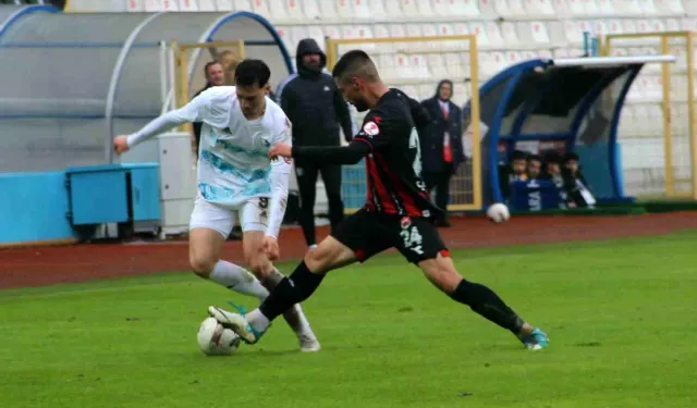 24 Erzincanspor, Erzurumspor FK'yı uzatmalarda attığı 3 golle geçti