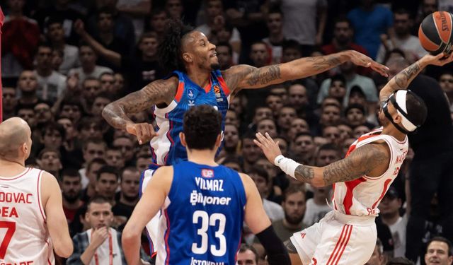 Anadolu Efes, Kızılyıldız deplasmanında kayıp