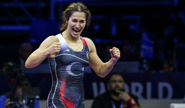 Buse Tosun Çavuşoğlu en iyi çıkış yapan kadın güreşçisi seçildi
