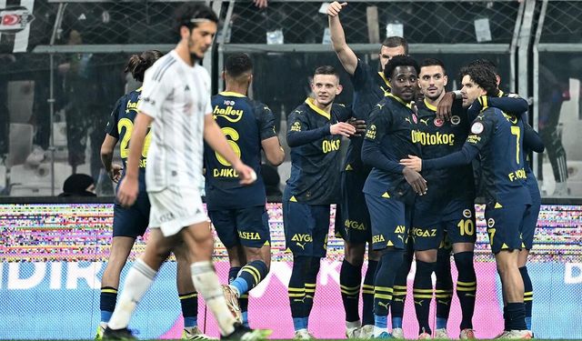 Fenerbahçe'den derbi galibiyeti sonrası soyunma odasında coşkulu kutlama