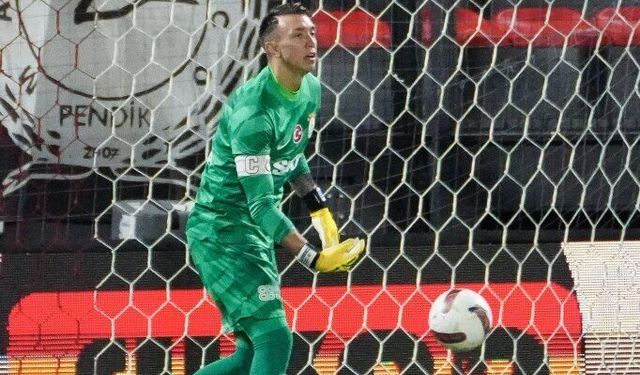 Galatasaray'a  Muslera şoku: Gelecek hafta yok