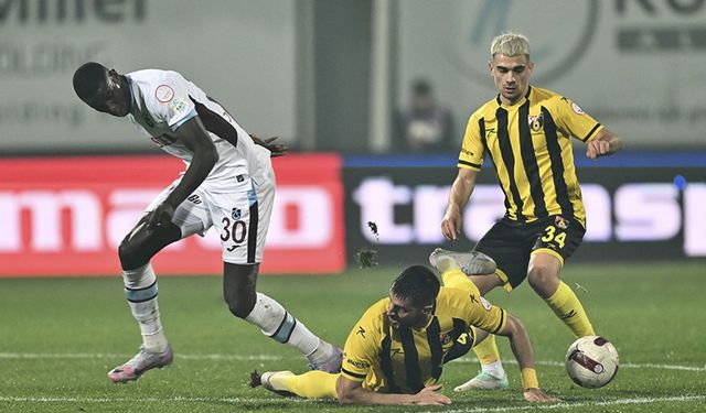İstanbulspor Başkanı oyuncuları sahadan çekti