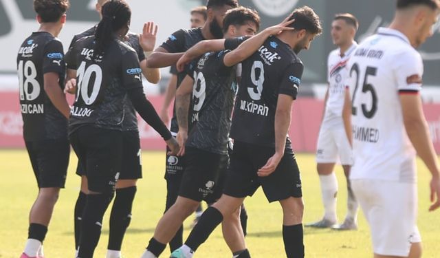 Manisa FK, Kastamonuspor'u 3 golle geçip turladı