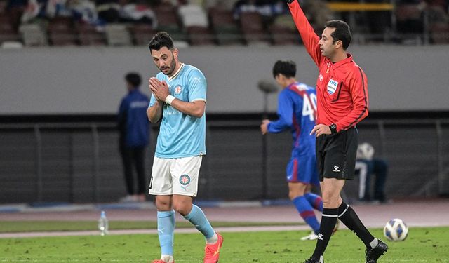 Tolgay Arslan gol attığı maçta kırmızı kart gördü