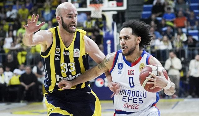 Anadolu Efes, Fenerbahçe Beko'yu deplasmanda devirdi