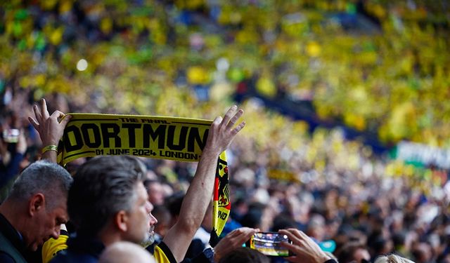 Almanya futbol tarihinde ilk: Dortmund imzayı attı