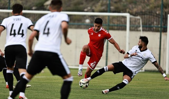 Sivasspor, Neftçi Bakü'ye direnemedi