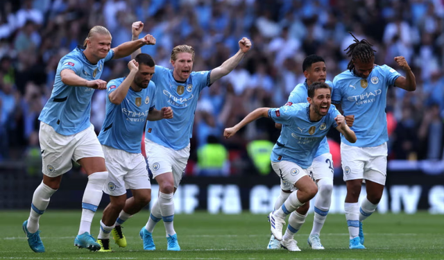 Manchester derbisi nefes kesti: Gülen penaltılarla City oldu!