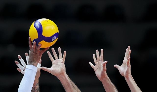 Erkekler voleybolda Fransa evinde altın madalyaya ulaştı