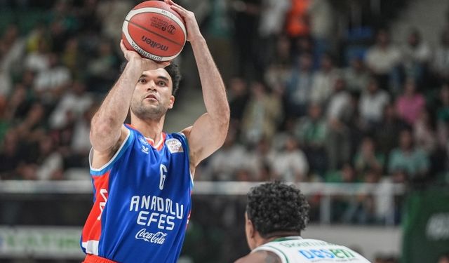 Anadolu Efes deplasmanda farklı galip!