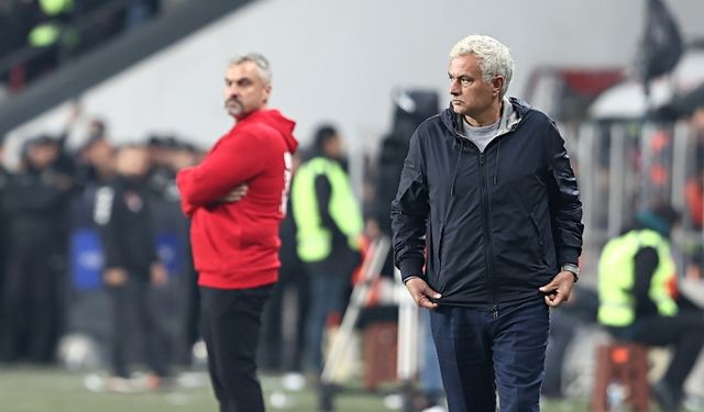 Mourinho'dan basına sert tepki: "Sürekli ağlamayı bırakın"