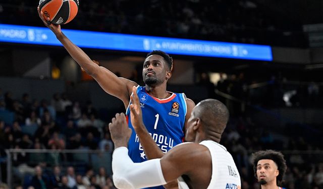 Anadolu Efes'in konuğu Paris Basketbol