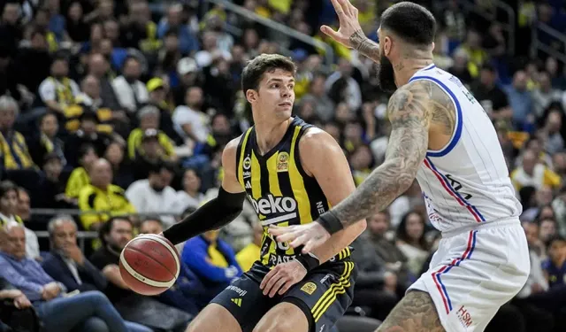 Fenerbahçe Beko, Anadolu Efes'e fark attı