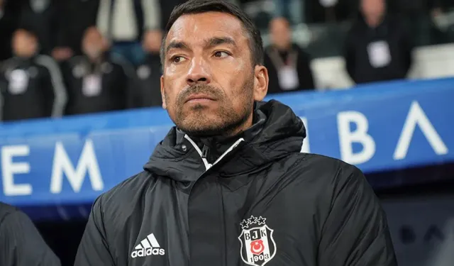 Giovanni van Bronckhorst gidiyor mu? Flaş istifa açıklaması!