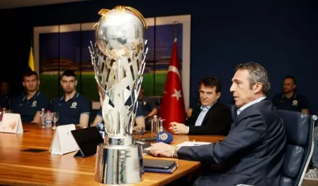 Ali Koç: "Bu takım her şeyi hak ediyor"