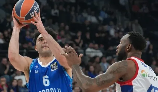 Anadolu Efes, Baskonia karşısında farklı kazandı