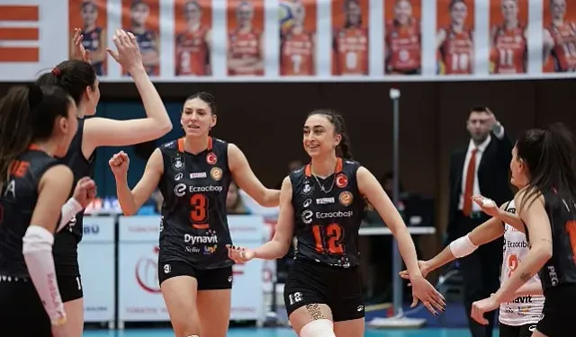 Eczacıbaşı, Kupa Voley finalinde!