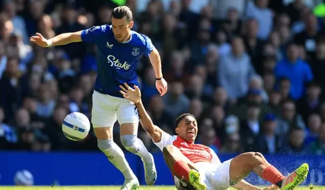 Arsenal, Everton deplasmanında 2 puan bıraktı!