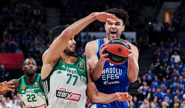 Anadolu Efes, Panathinaikos'u devirdi:  Seri son maça uzadı!