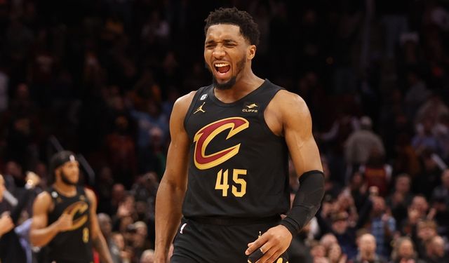 Donovan Mitchell taşıdı: CAVS seriye tutundu!