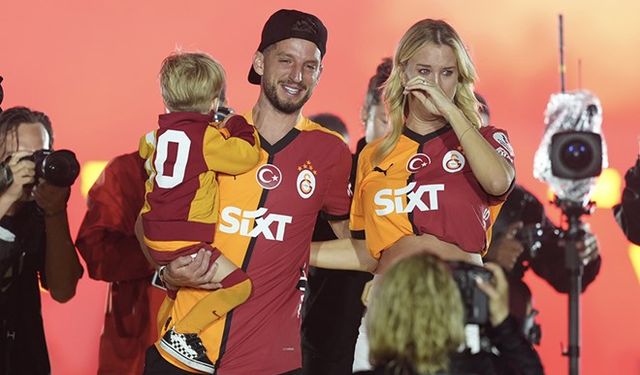 Mertens'ten flaş sözler: "Belki de başka takım..."