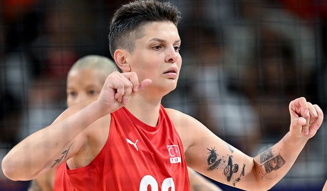 Ebrar Karakurt resmen Eczacıbaşı Dynavit'te!