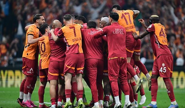 Galatasaray'da sıcak dakikalar: Osimhen ve Sane'ye sözleşme teklifi!