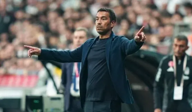 Van Bronckhorst Liverpool'a gidiyor!