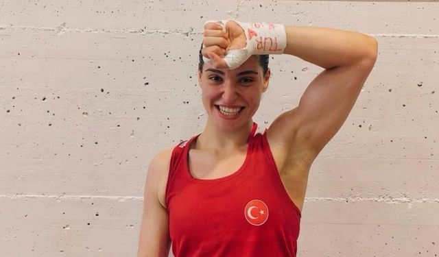 Milli Boksör Büşra Işıldar Dünya Şampiyonası’nda Gümüş Madalya Kazandı