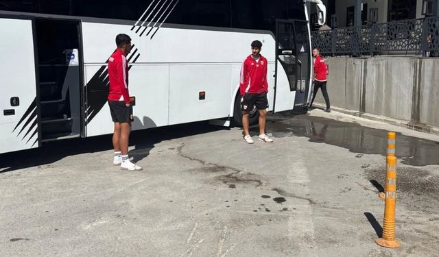 Adanaspor’da Hesap Krizi: Futbolcular Lokantada Rehin Kaldı