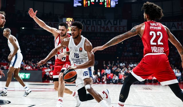 Anadolu Efes, Olympiakos deplasmanında zafere uzandı!