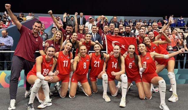 Kadın Milli Voleybol Takımı Namağlup Şampiyon: Altın Madalya Türk Halkına Armağan