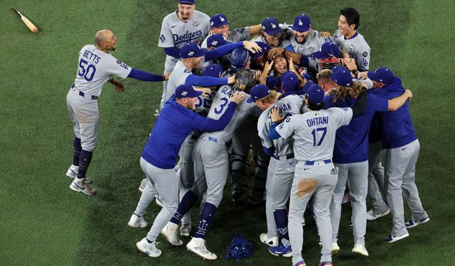 World Series şampiyonu Los Angeles Dodgers!