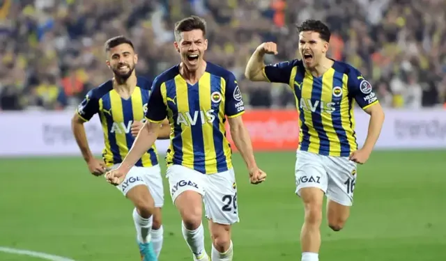 Fenerbahçe derbilerde yabancı golcülerle gülüyor